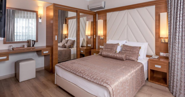 Golden Tulip Ana Dome