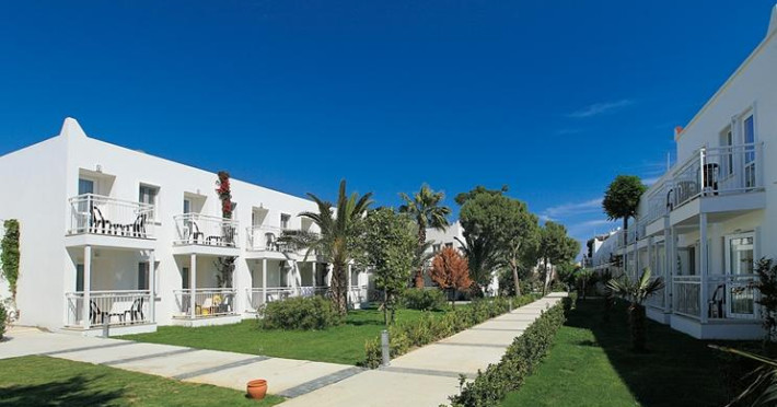 PETUNYA BEACH RESORT