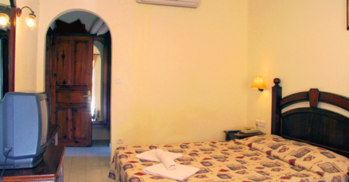 Kosmoplaz Beach Resort Hotel