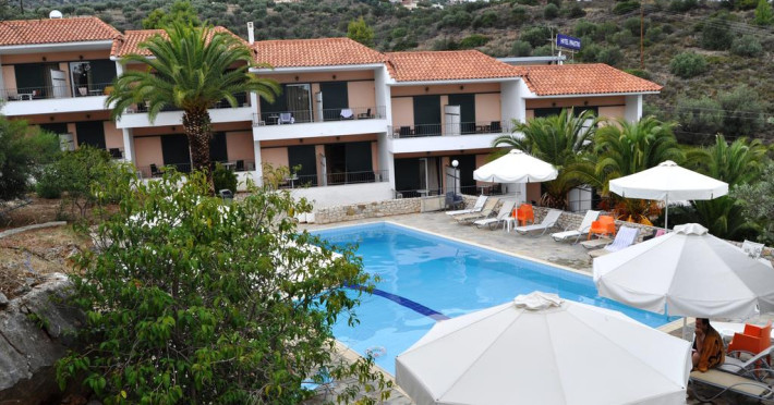 AQUA HOTEL MONTAGUT SUITES