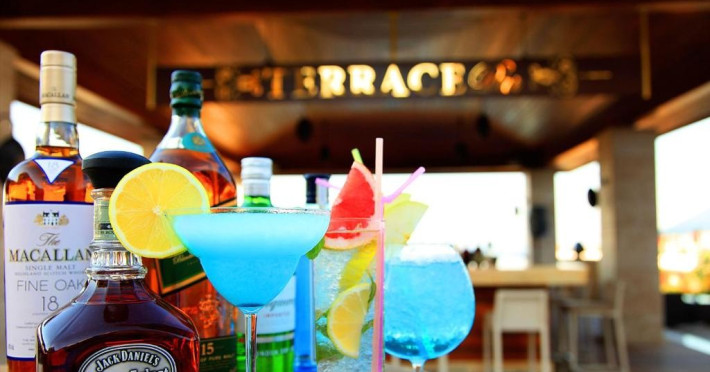 Cratos Premium Hotel