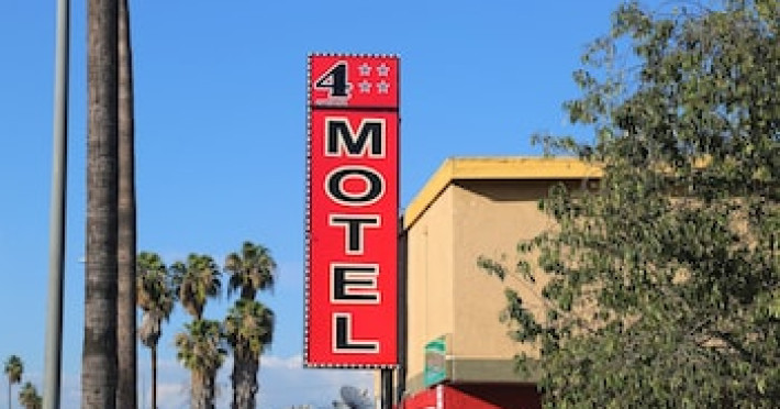 4-star-motel-e51088cfb7d0cc74.jpeg