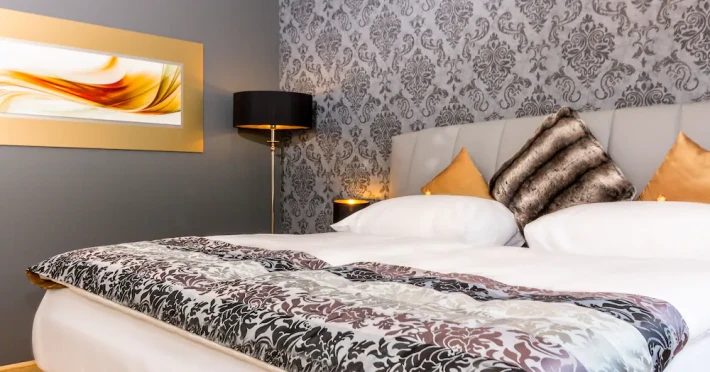 abieshomes-serviced-apartments-votivpark-1cbbb0f41a99d165.webp