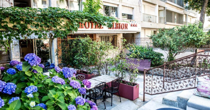 adonis-ajaccio-hotel-albion-56635d7ccd905324.jpeg