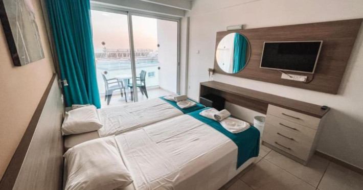 afroditi-venus-beach-hotel-spa-4c4539bcf1ed0981.jpeg