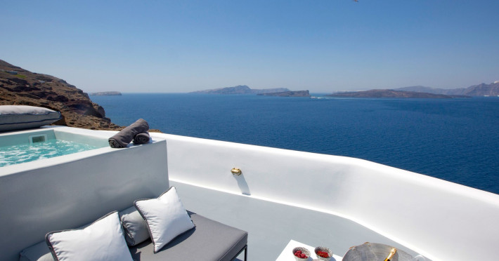 akrotiri-cove-santorini-329fd32b9df93c5e.jpeg