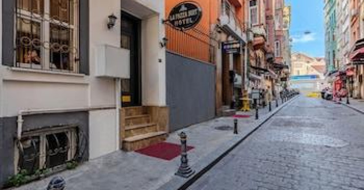 alf-hotel-pera-37acffd5b96ad91a.jpeg