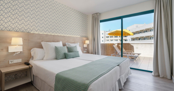 alua-tenerife-b46a3b8c22e5e8d6.jpeg