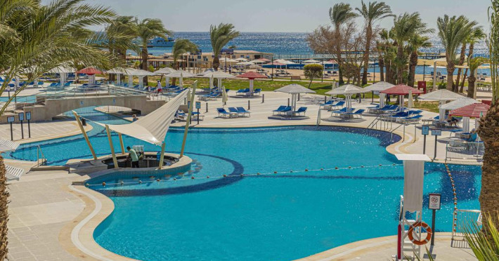 amarina-abu-soma-resort-aqua-park-79eacc2bafd4d3ad.jpeg