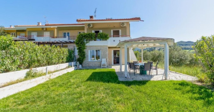 amelias-villa-a53abe5cbe494abd.jpeg