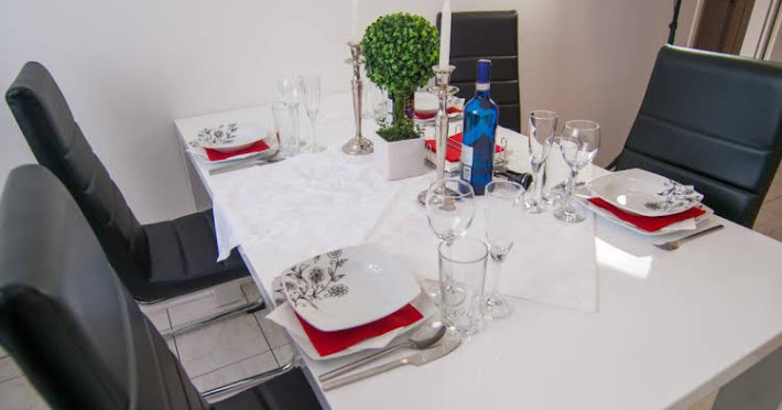 amici-apartments-232f95817e89be33.jpeg
