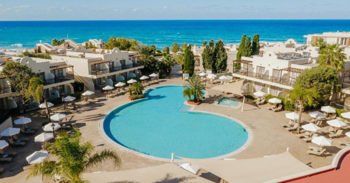 amwaj-beach-club-ex-albatros-bf329a6429171e1c.jpeg