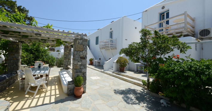andrianis-guest-house-f5d1ed9e9d3e305b.jpeg