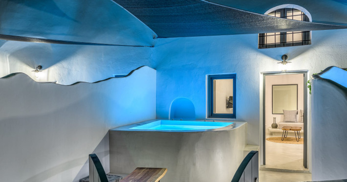 anila-suites-santorini-e90585ef2cd76f7b.jpeg