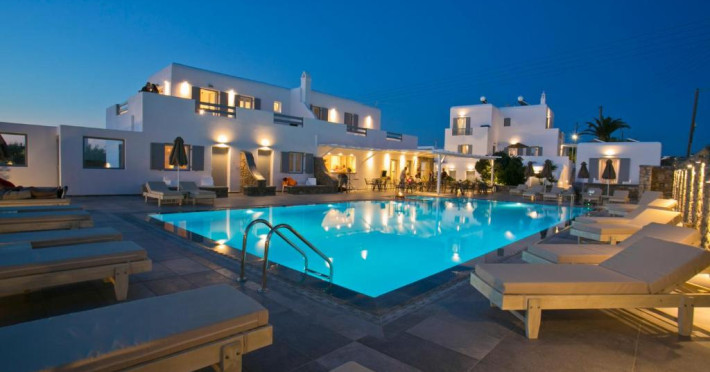 anna-maria-mykonos-c7648f0a4b357084.jpeg