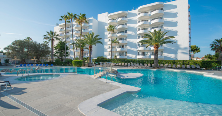 aparthotel-alcudia-beach-43e1ad6cbd495bd2.jpeg