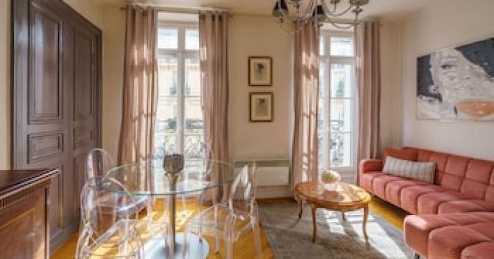 apartments-du-louvre-le-marais-18d334ec17198c89.jpeg