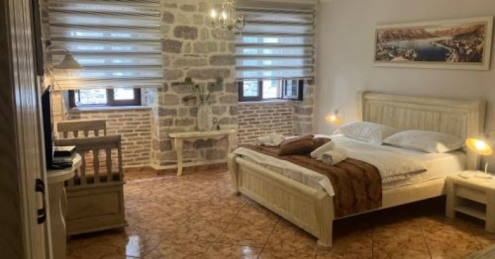 apartments-kotor-old-town-db4ea071a6bae9c4.jpeg
