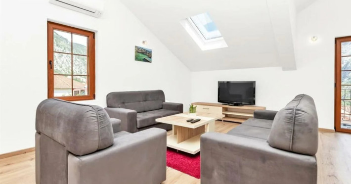 apartments-mezini-11-8e46e8f3f9fadb26.jpeg