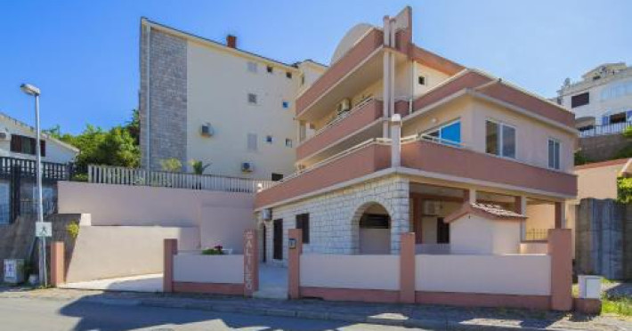 apartments-vila-galileo-2e0d9f9e71386acd.jpeg