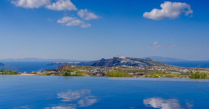 apikia-santorini-c937bc24a747ee51.jpeg