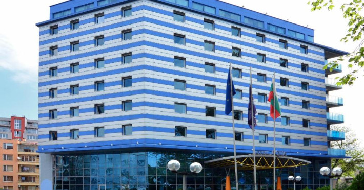aqua-hotel-b45c146473a69e77.jpeg