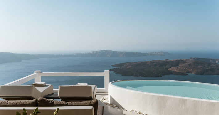 aqua-luxury-suites-santorini-129de125bc500e47.jpeg