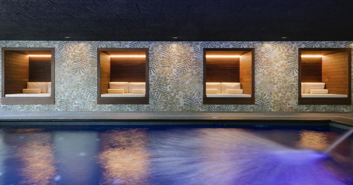 AQUA SILHOUETTE & SPA