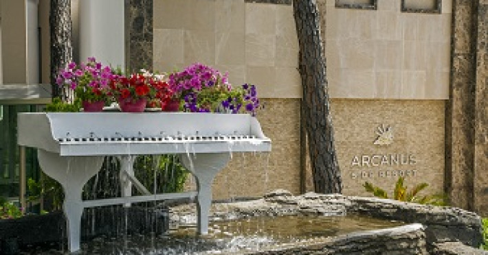 arcanus-side-resort-5c09413f2b0edc22.jpeg
