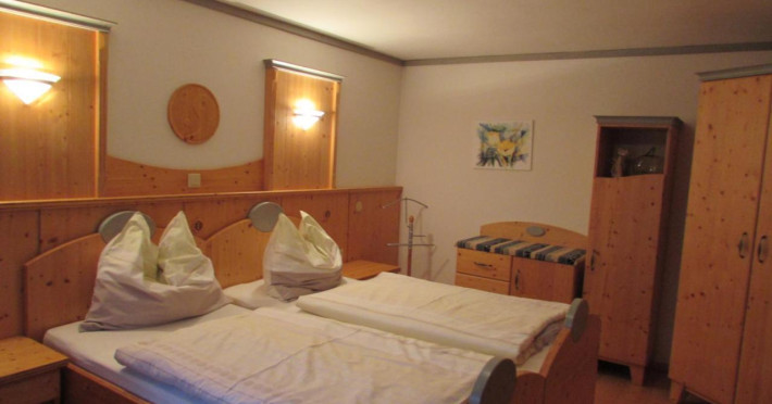arkadenhof-fam-schneider-0888e4281942dbfa.jpeg