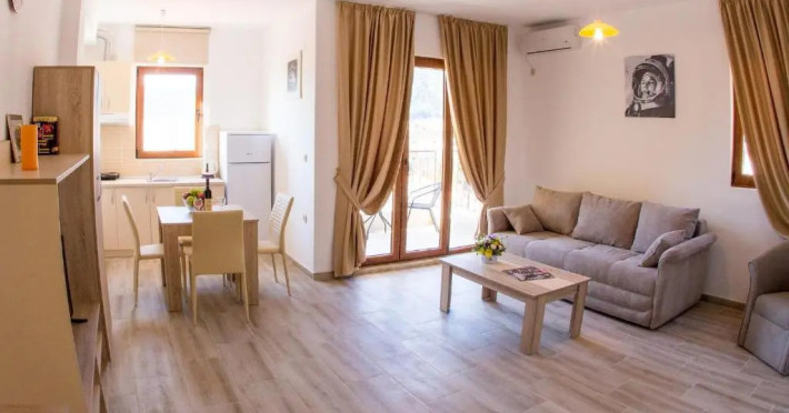 arvala-lux-apartments-f3832b00a56ef50b.jpeg