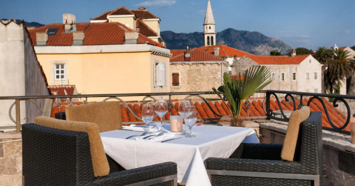 astoria-hotel-budva-montenegro-2df09ab17a86000e.jpeg