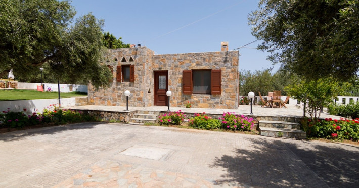 athena-villas-olive-grove-and-estate-b68095f308779dcd.jpeg