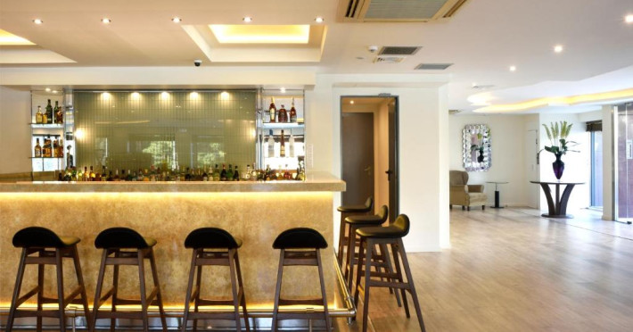 athens-avenue-hotel-4a7bf8de69185549.jpeg