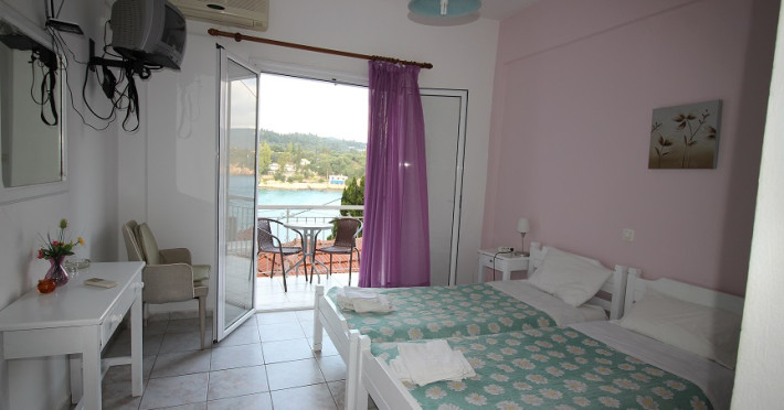 athina-studios_65587_bb.jpg