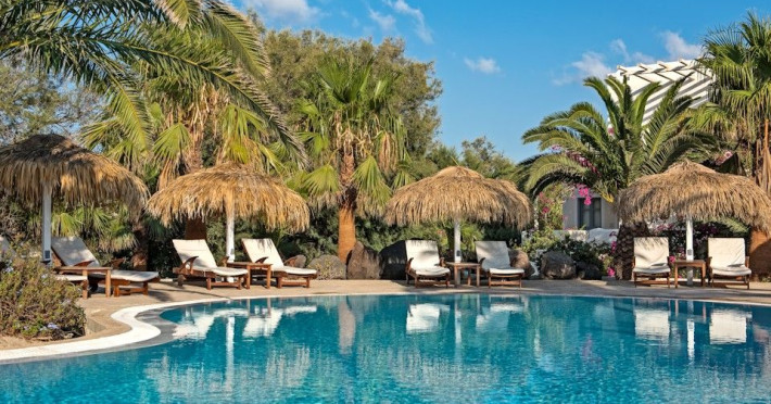 atlantis-beach-villa-64cd07ba838790f9.jpeg