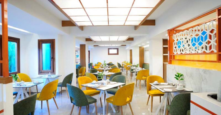 atrium-ambiance-hotel-adults-only-14-yo-7680afd22d84a831.jpeg