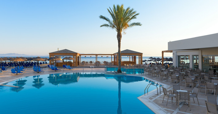 avra-beach-hotel-6c0ad397c0b7daf1.jpeg