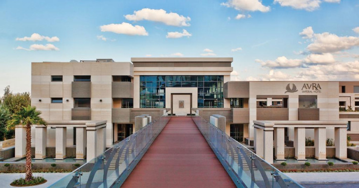 avra-imperial-hotel-bb5fdbd43359df88.jpeg
