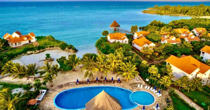 azao-resort-and-spa-84bfe8fa13895141.jpeg