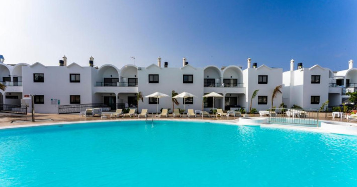 bakour-lanzarote-splash-77eca56de33b326f.jpeg