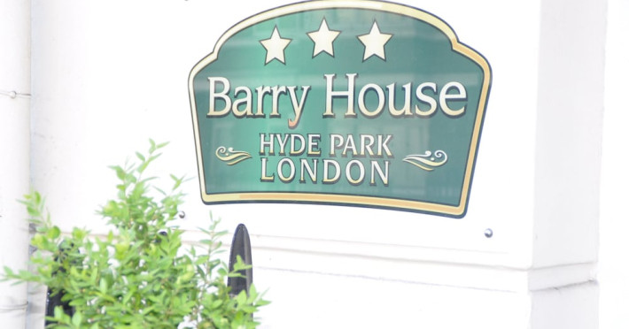 barry-house-bcc4d3b944c34abc.jpeg