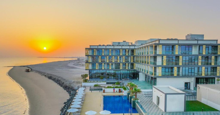 beach-bay-hotel-mirfa-65c19224a930ba5a.jpeg