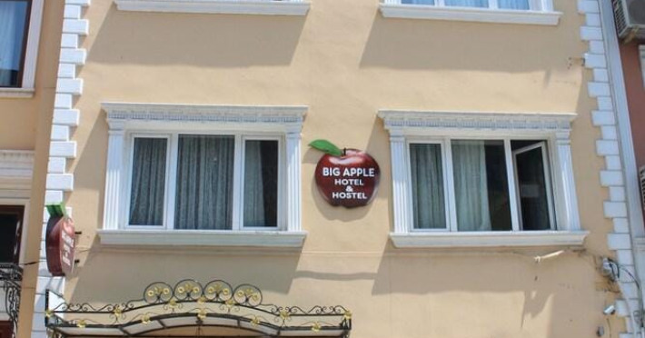 big-apple-hotel-eab7b85df4c581d7.jpeg