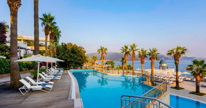 blue-dreams-resort-hotel-20728ae01cc5fb5c.jpeg
