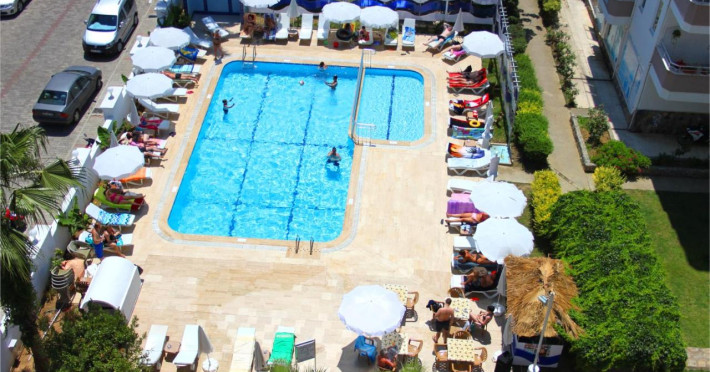 bora-bora-butik-hotel-b80dacca33f4461c.jpeg