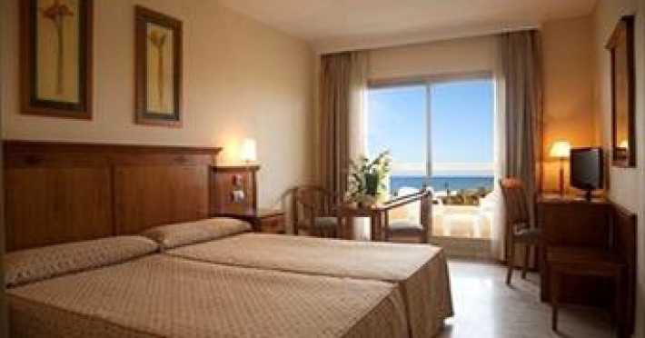 bq-andalucia-beach-hotel-546182caacb2d400.jpeg