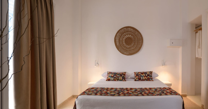 cal-day-rooms-santorini-f957cc8a478c16a5.jpeg