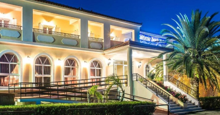 california-beach-hotel-adults-only-165b06b6b3ca8511.jpeg