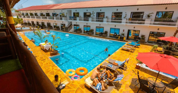 canary-hotel-spa-0fd10ce36d1aff4a.jpeg